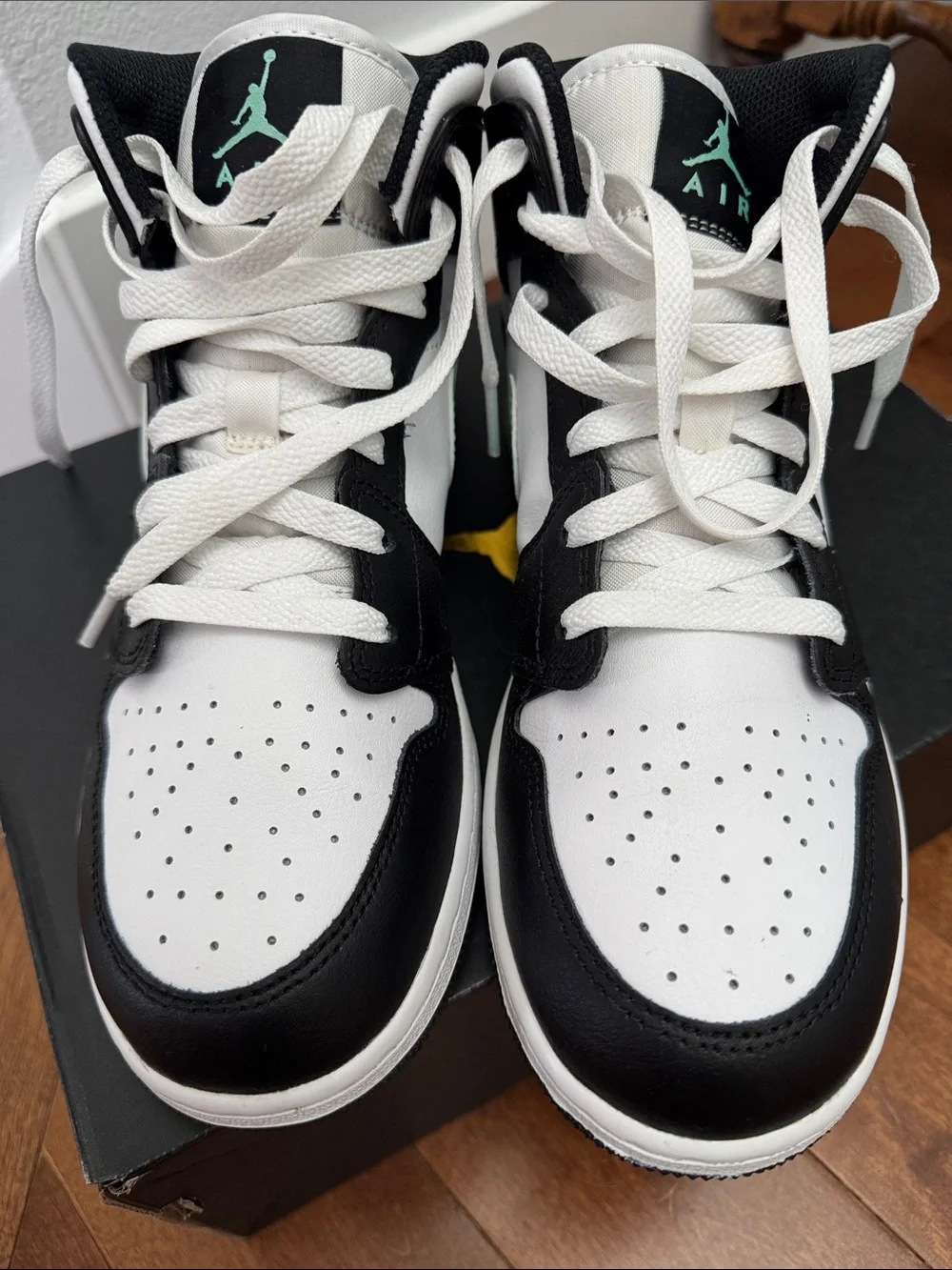 Nike Kids Air Jordan 1 Mid - White/Black with Mint Swoosh